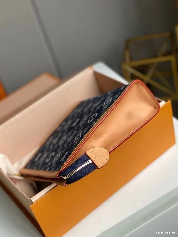 First bag ru TOILETRY POUCH VUITTON 1854 LOUIS 26 SINCE 0813